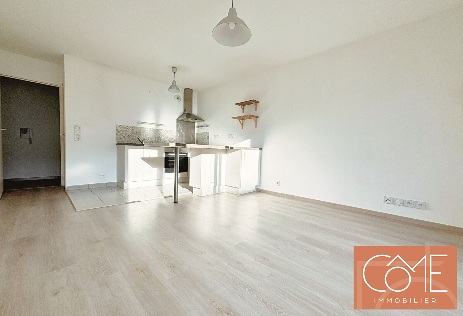 Photo - A VENDRE APPARTEMENT RECENT TYPE 2 DE 46 m² ENV. - IMMEUBLE AVEC ASCENSEUR - CELLIER ET PLACE DE PARKING EN SOUS SOL. - QUARTIER RUE DE SAINT-MALO / NORD SAINT-MARTIN -  35000 RENNES NORD image 3/6