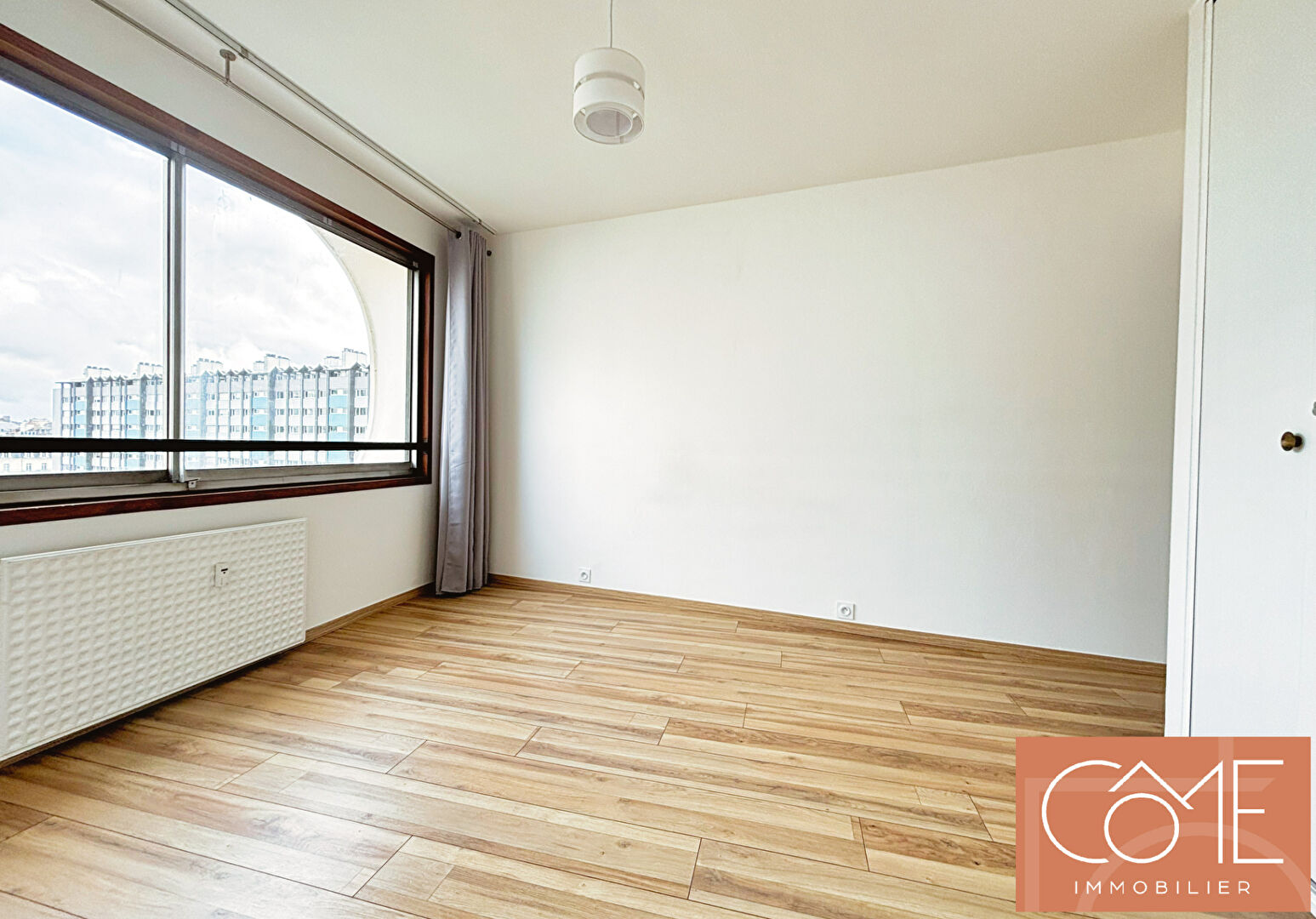 Photo A VENDRE APPARTEMENT T2 - 41,11M² - LES HORIZONS - CAVE - PARKING - 5ème ETAGE - CENTRE VILLE DE RENNES - 35000 - LIBRE D'OCCUPATION image 4/6