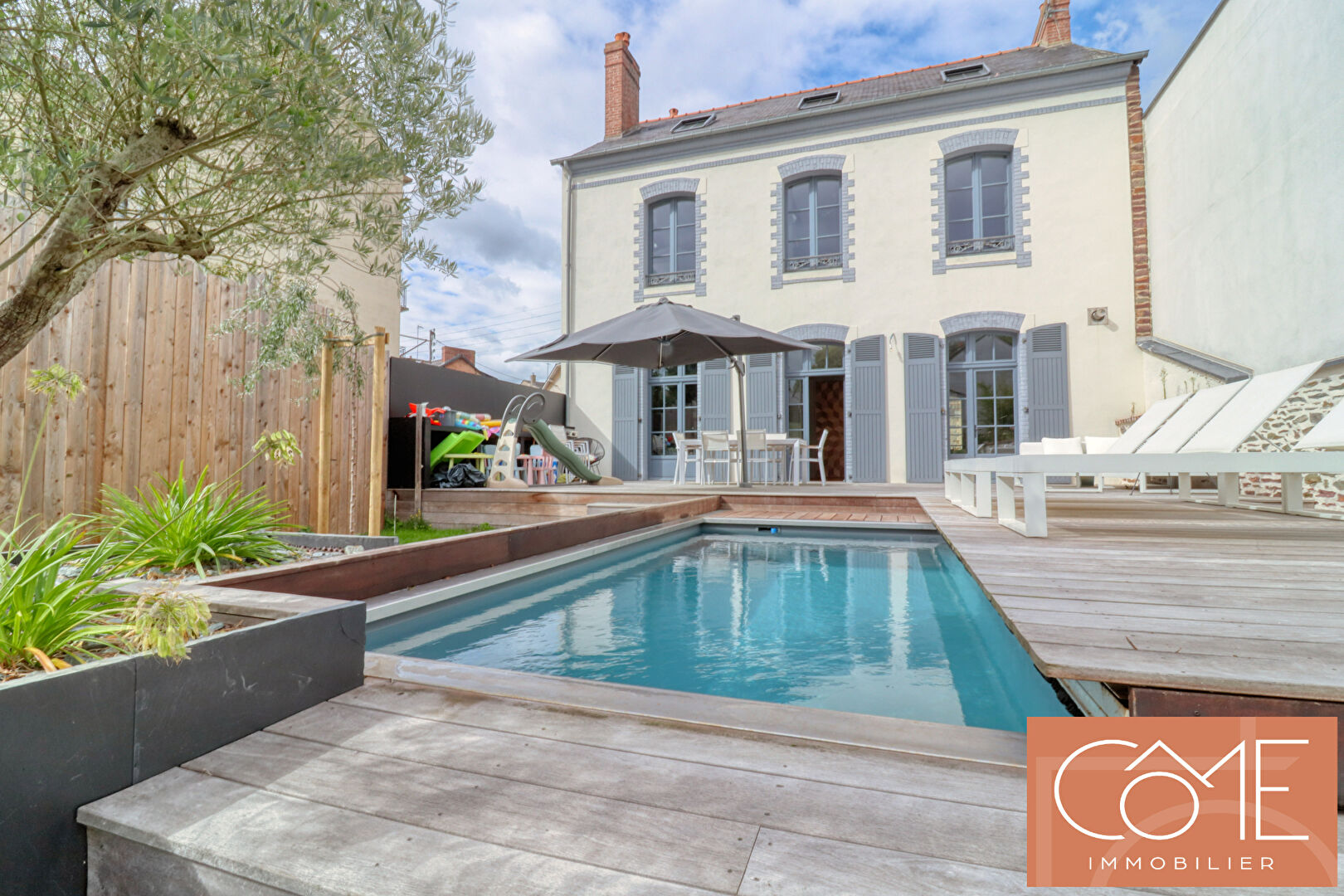 À VENDRE - MAISON de 178m² habitables (208m² au sol) - 4 Chambres - Parcelle de 929M² - Rennes - Quartier Thabor, une adresse d'exception !