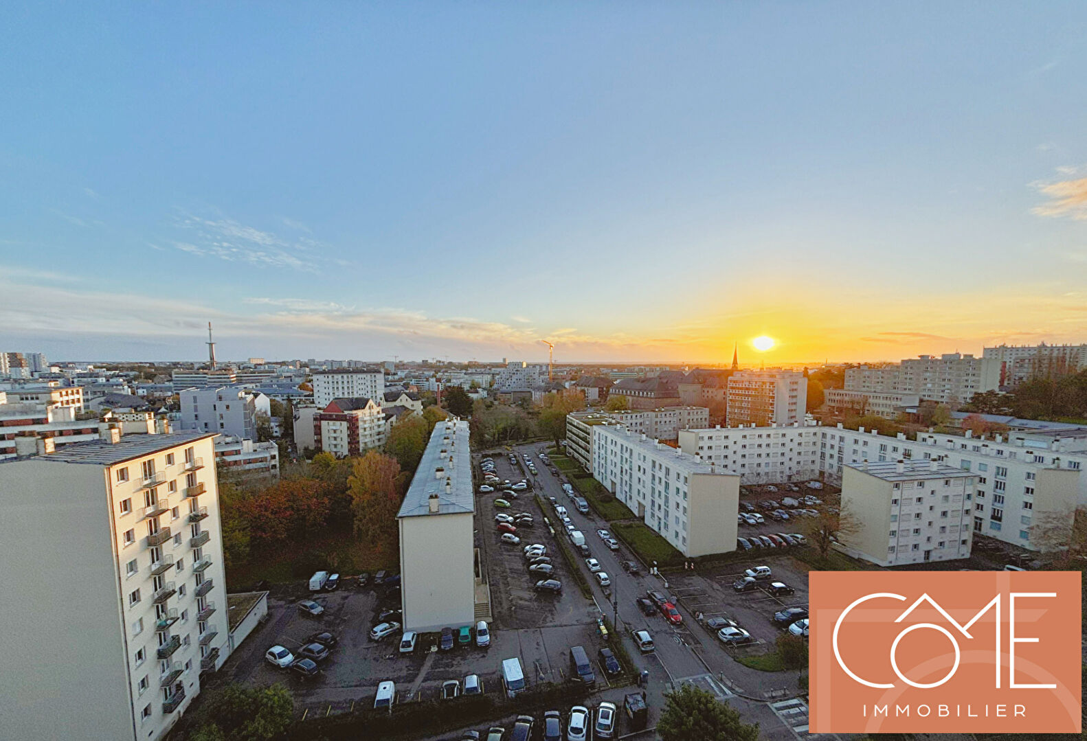 Photo A VENDRE - Type 5  -  97M² ENV. - EXPOSITION SUD/OUEST - VERANDA LOGGIA - GARAGE - CAVE - IMMEUBLE SECURISEE AVEC ASCENSEUR  - CENTRE VILLE DE RENNES - RUE DE BREST. image 5/6