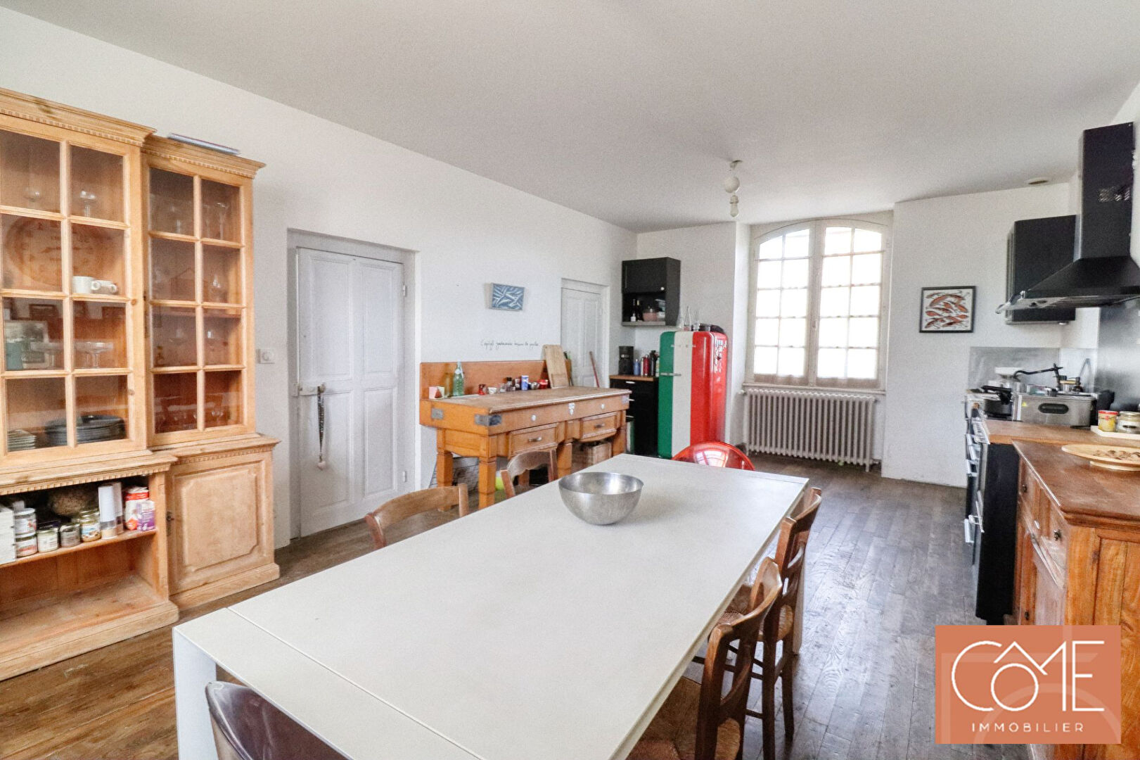 Photo À VENDRE - 35520 MELESSE - MAISON DE CHARME DES ANNÉES 30 - PLEIN BOURG - 3 CHAMBRES - 120 m² HAB. / 180 m² AU SOL -  TERRAIN 485 m² - EXPOSITION OUEST - CAVE image 3/6