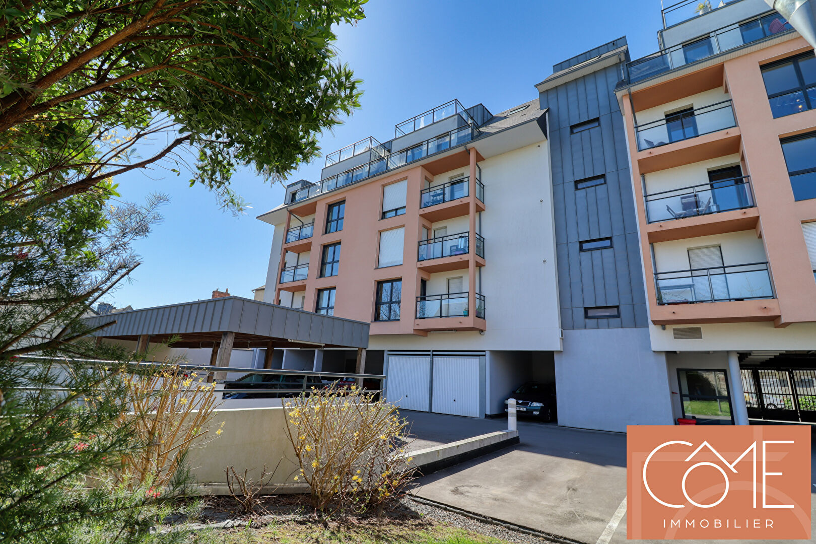 A VENDRE EN EXCLUSIVITE - APPARTEMENT RECENT TYPE 2 DE 46 m² ENV. - IMMEUBLE AVEC ASCENSEUR - CELLIER ET PLACE DE PARKING EN SOUS SOL. - QUARTIER NORD SAINT-MARTIN -  35000 RENNES NORD