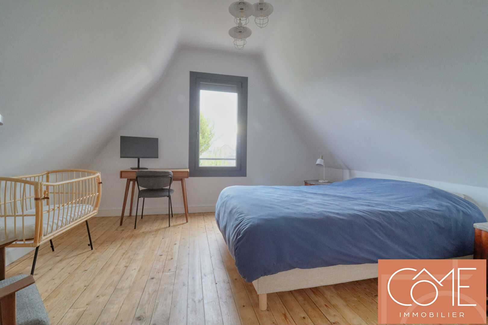 Photo A VENDRE PAR COME IMMOBILIER - LE CHARME D'UNE MAISON UNIQUE -  117M² AU SOL (160M² UTILES / 104M² HAB ) - 3 CHAMBRES ET 1 BUREAU - PARCELLE DE 187M²  QUARTIER PRISE JEANNE D'ARC - 35700 RENNES - image 6/6