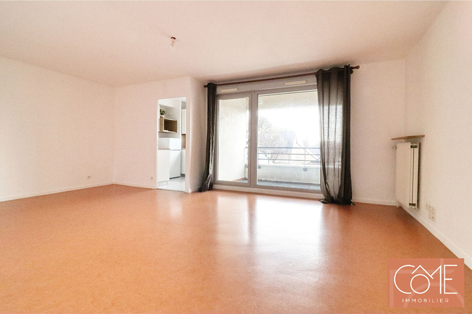 A VENDRE - ROMILLE 35850 - APPARTEMENT TYPE 3 - 65 m² habitables - TERRASSE - STATIONNEMENT ET GARAGE  - CENTRE VILLE.