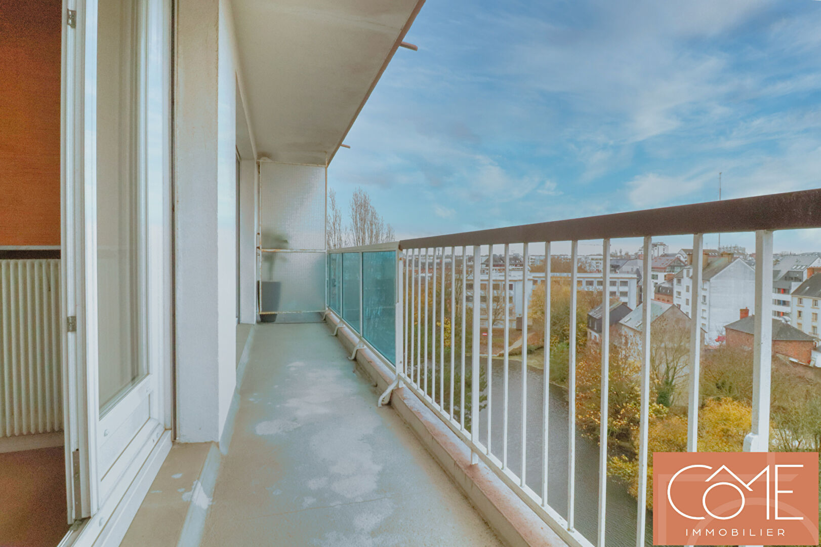 A VENDRE APPARTEMENT DE 101M² AVEC BALCON/TERRASSE - 4 CHAMBRES - VUE DEGAGEE ET VUE SUR LA VILAINE - EXPOSITION SUD - PARKING - CELLIER - RENNES CENTRE SAINT HELIER