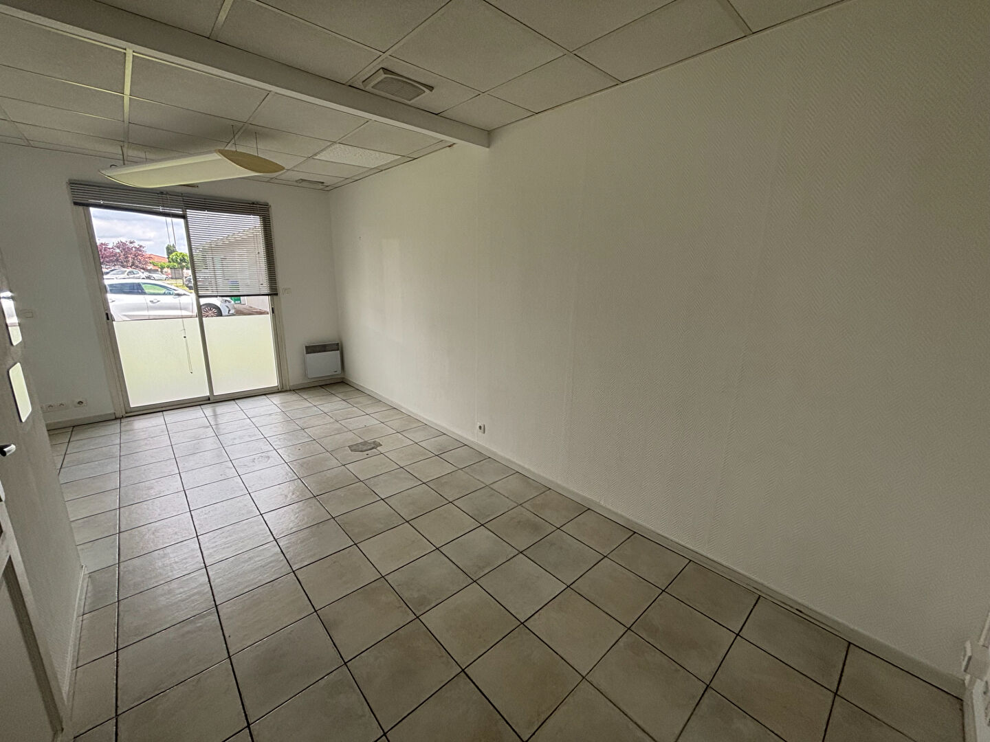 Photo LOCAL PROFESSIONNEL DE 40 M²  ENVIRON  DANS UN CENTRE MÉDICAL image 2/6