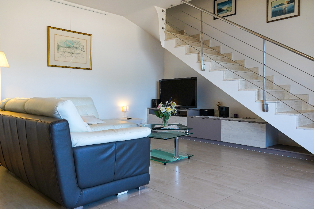 Photo PROPRIANO -  VILLA SUR TOIT EN DUPLEX 4 pièce(s) - 120 m2 image 5/6