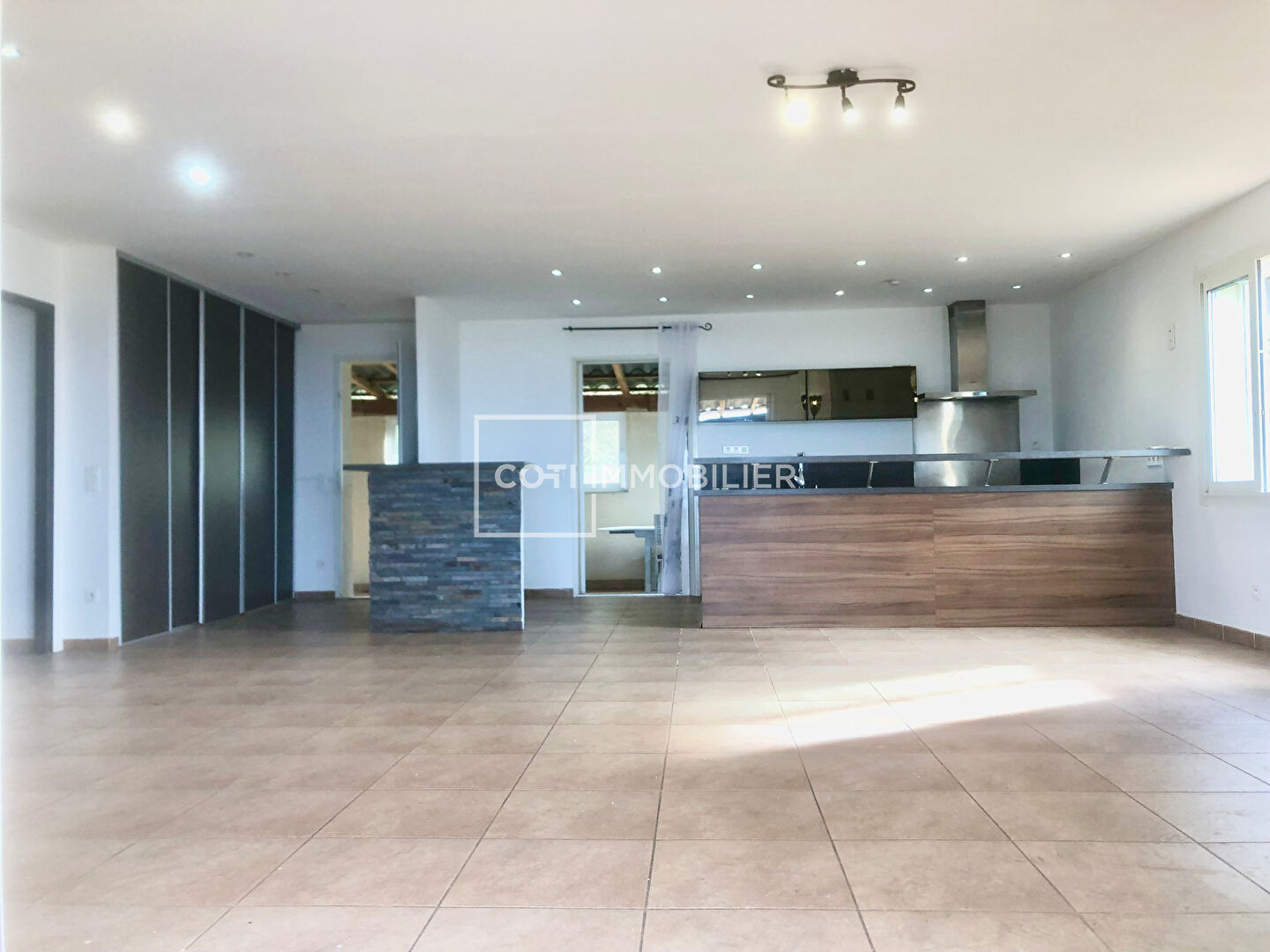 CASALABRIVA - MAISON 10 PIECES - 250m²