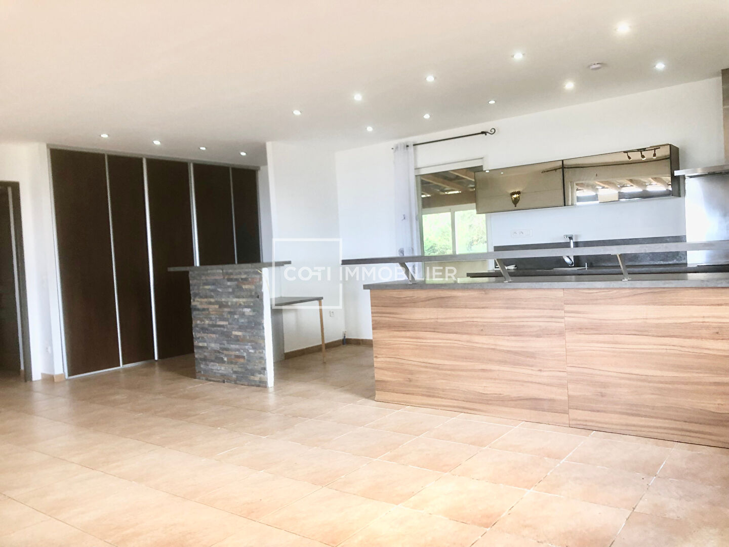 Photo CASALABRIVA - MAISON 10 PIECES - 250m² image 6/6