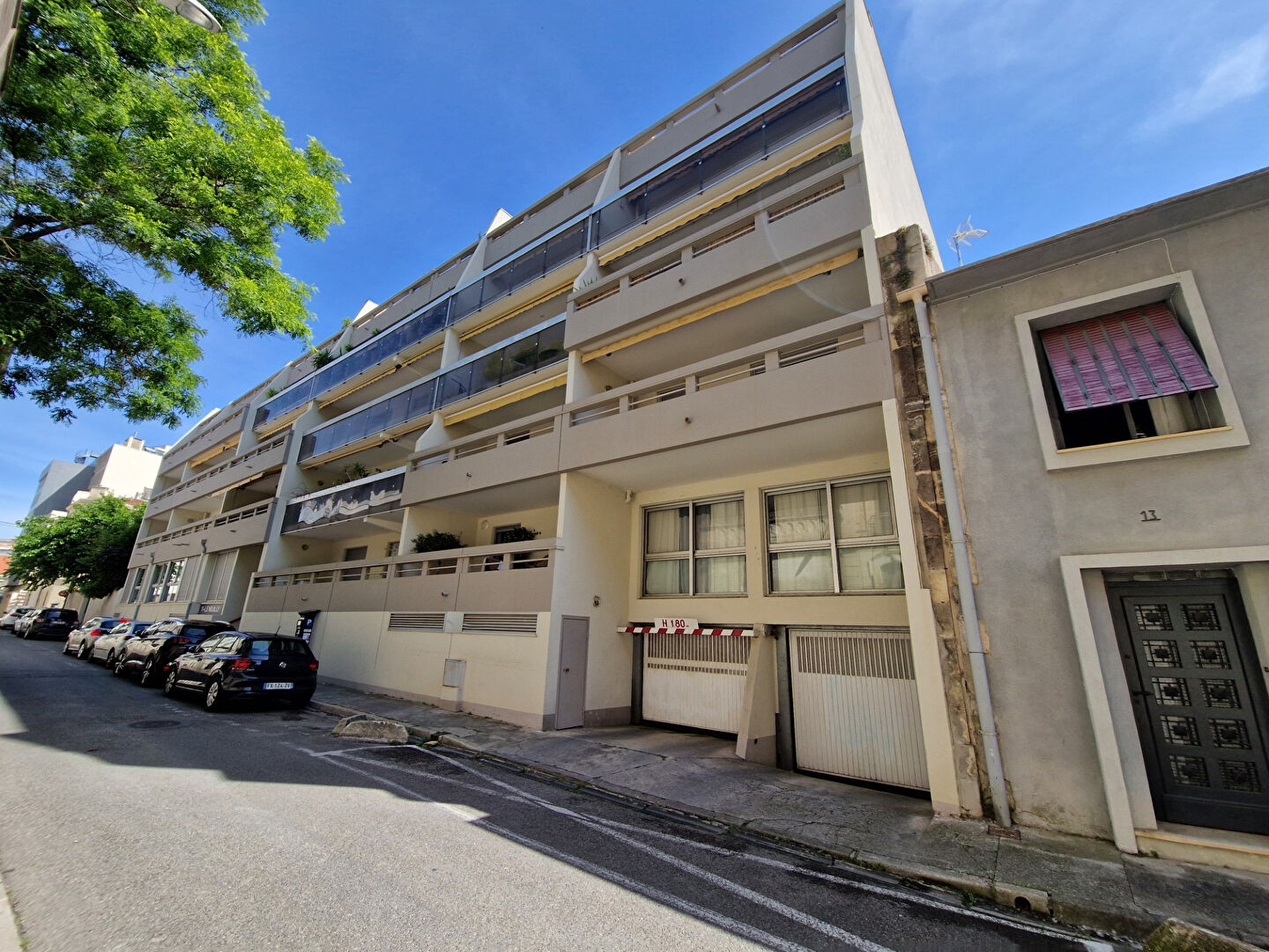 Photo GARAGE NIMES - PREFECTURE 14 m² image 2/5