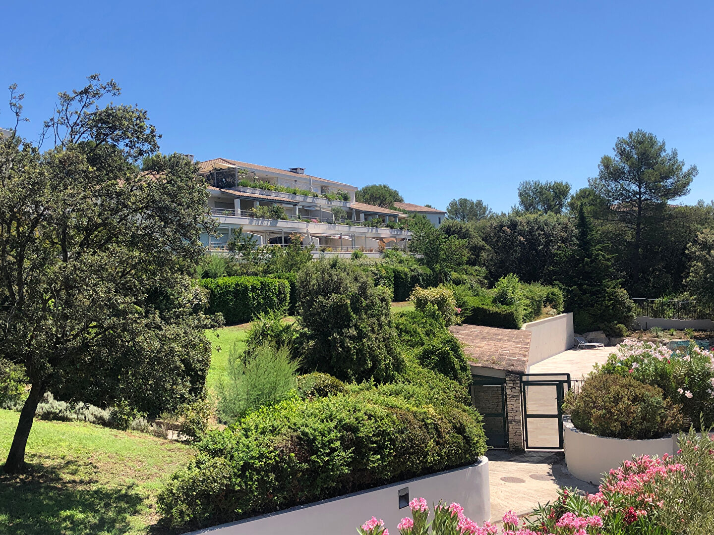 GOLF DE VACQUEROLLES P4 de 88.90 m² avec terrasse, cave et garage