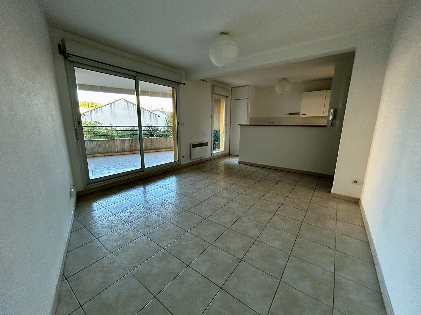 Photo Nîmes - Appartement 2 pièces 41.22m2  avec terrasse + Garage image 2/6