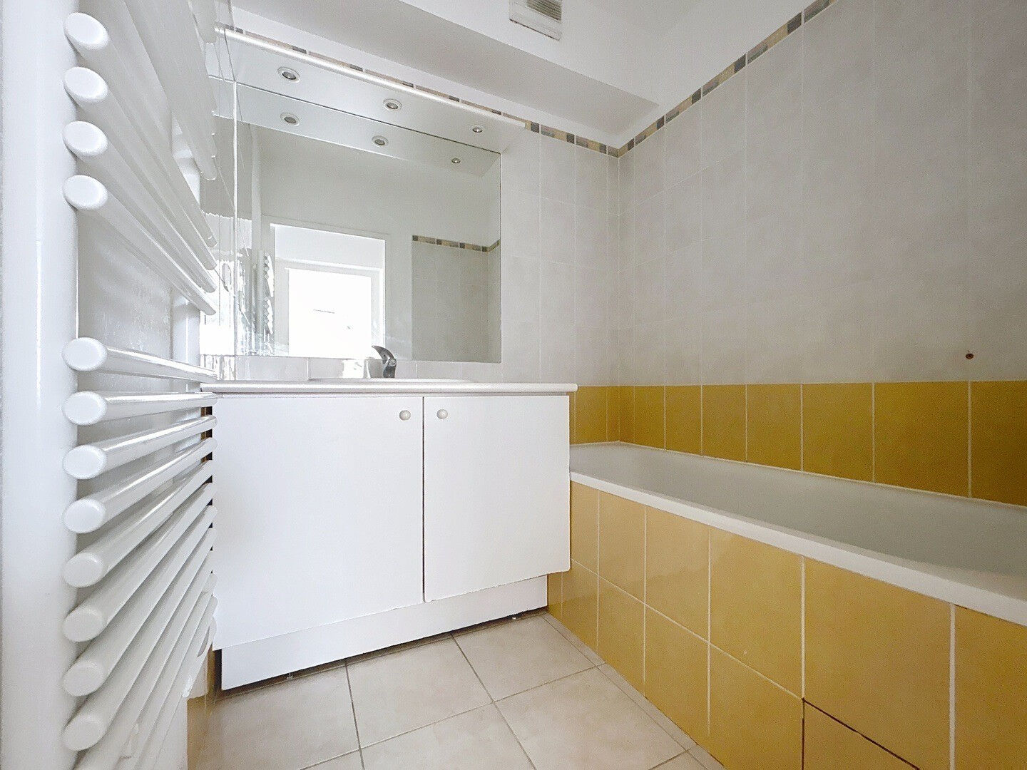 Photo Nîmes - Appartement 2 pièces avec terrasse et garage image 4/6