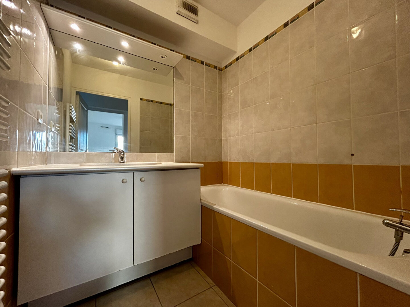 Photo Nîmes - Appartement 2 pièces 41.22m2  avec terrasse + Garage image 6/6