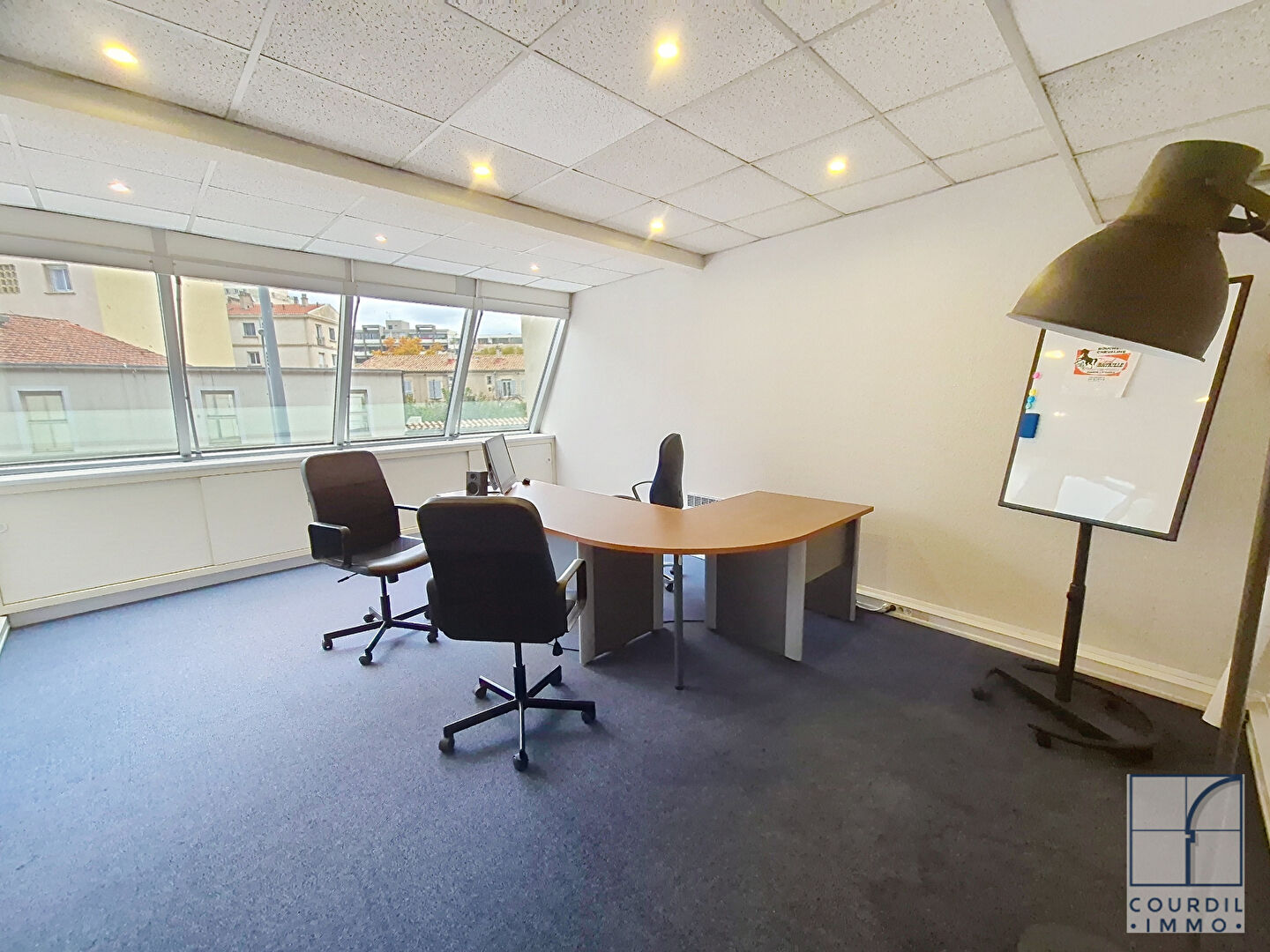 Photo NIMES - local commercial 54.05m2 + box image 2/3