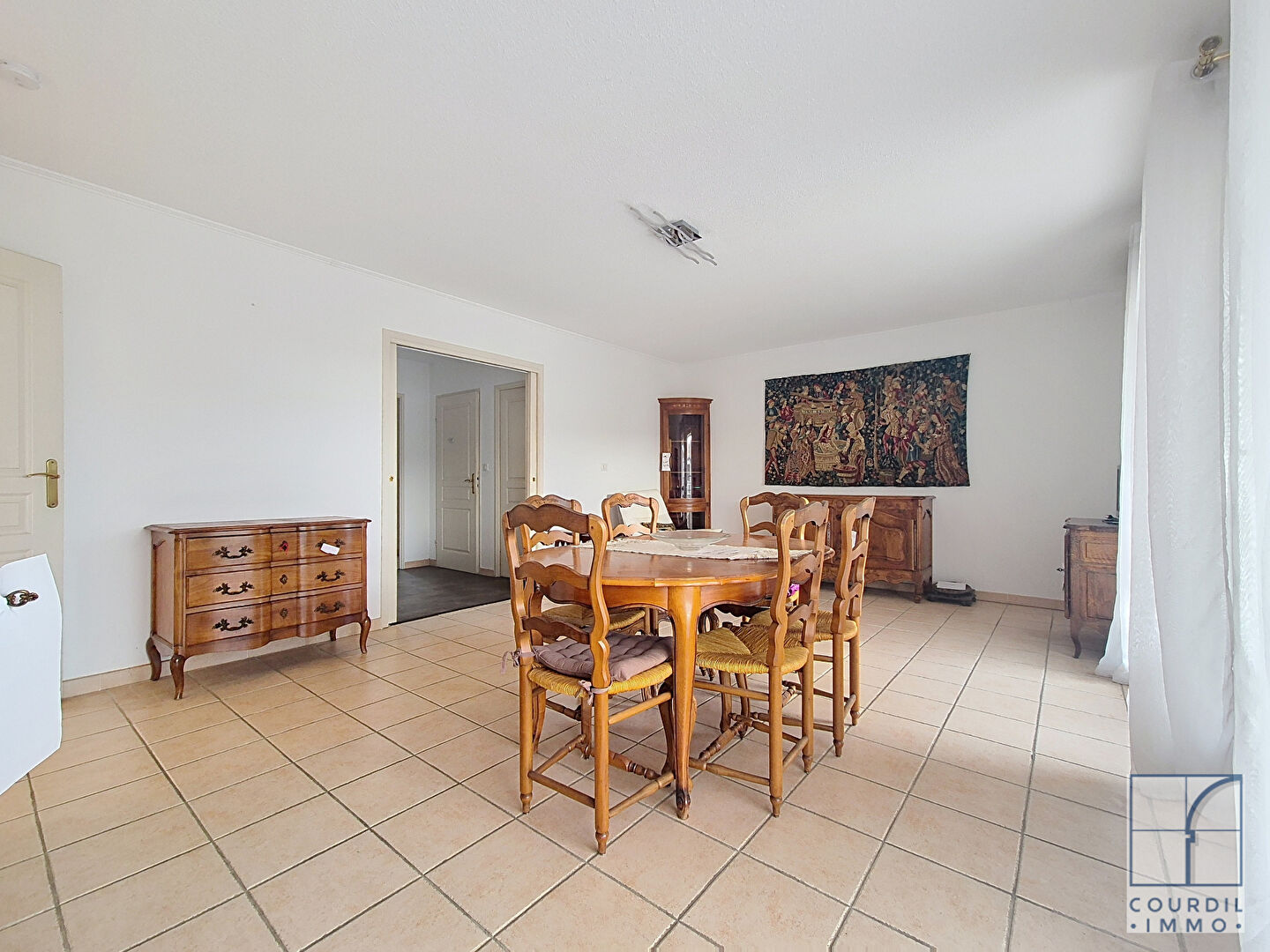 Photo Appartement 4 pièces de 81,66 m² - Terrasse - Garage - Parkings image 2/6