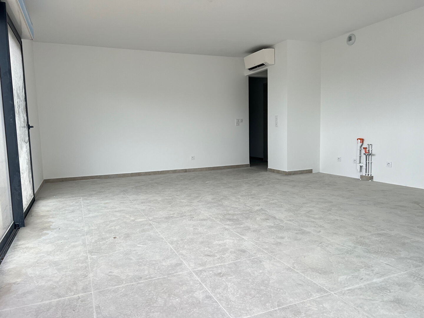 Agence immobilière de C ,  P ASSOCIEES - C ,  P ASSOCIEES