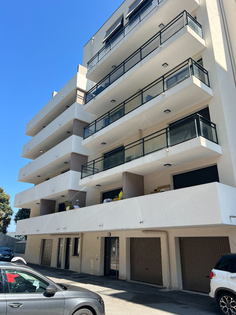 Agence immobilière de C ,  P ASSOCIEES - C ,  P ASSOCIEES