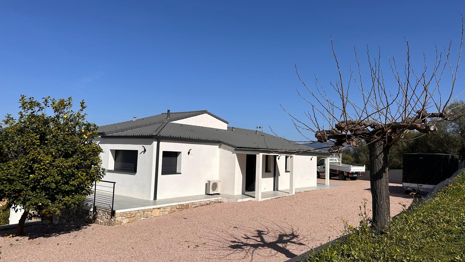 Agence immobilière de C ,  P ASSOCIEES - C ,  P ASSOCIEES