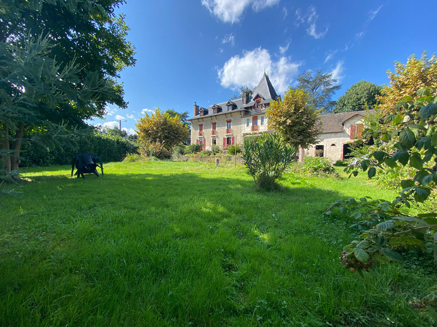 MAISON NAY - 9 pièce(s) - 260 m2