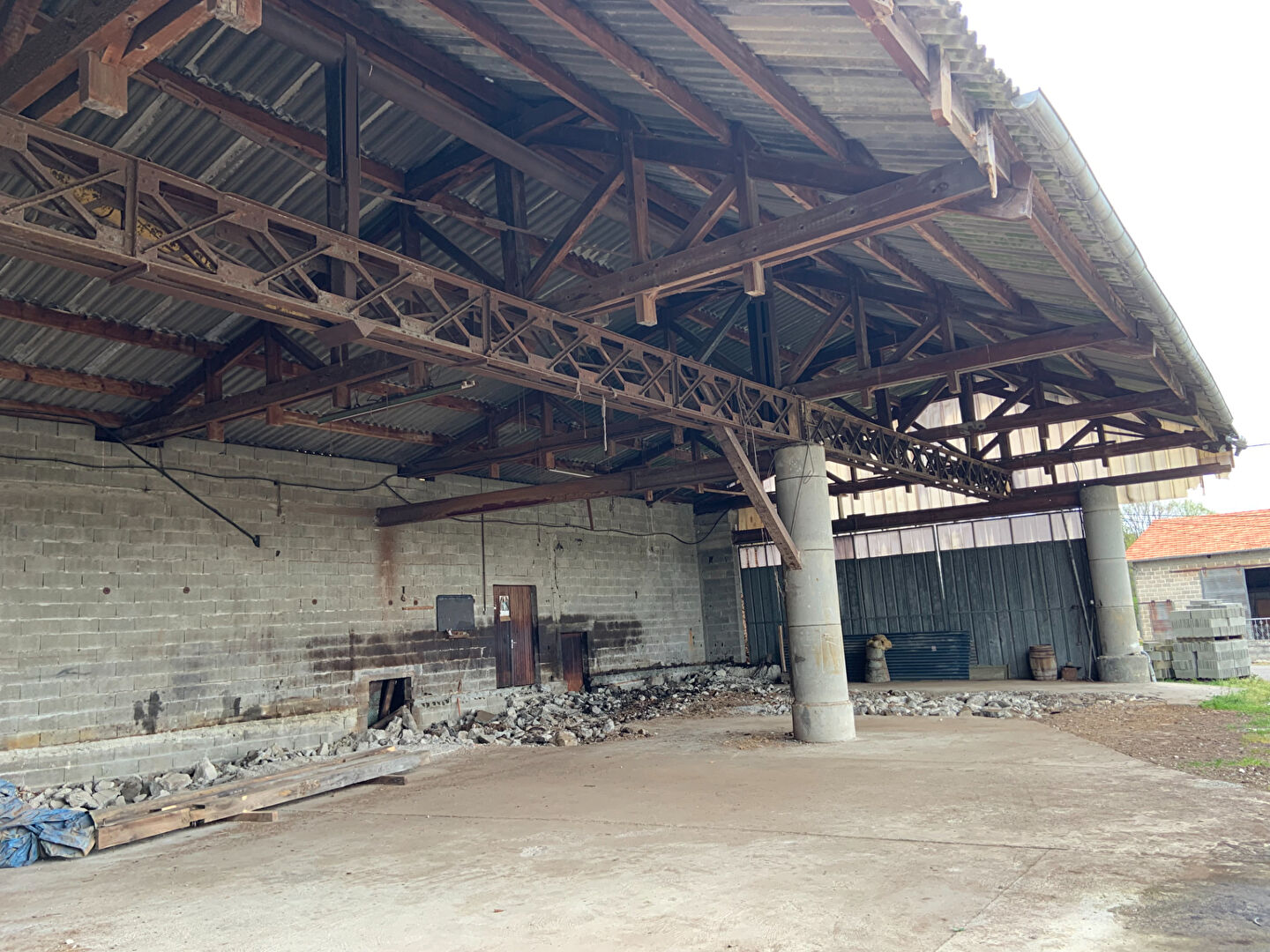 Photo Entrepôt / local industriel Mazerolles 980 m2 image 2/6