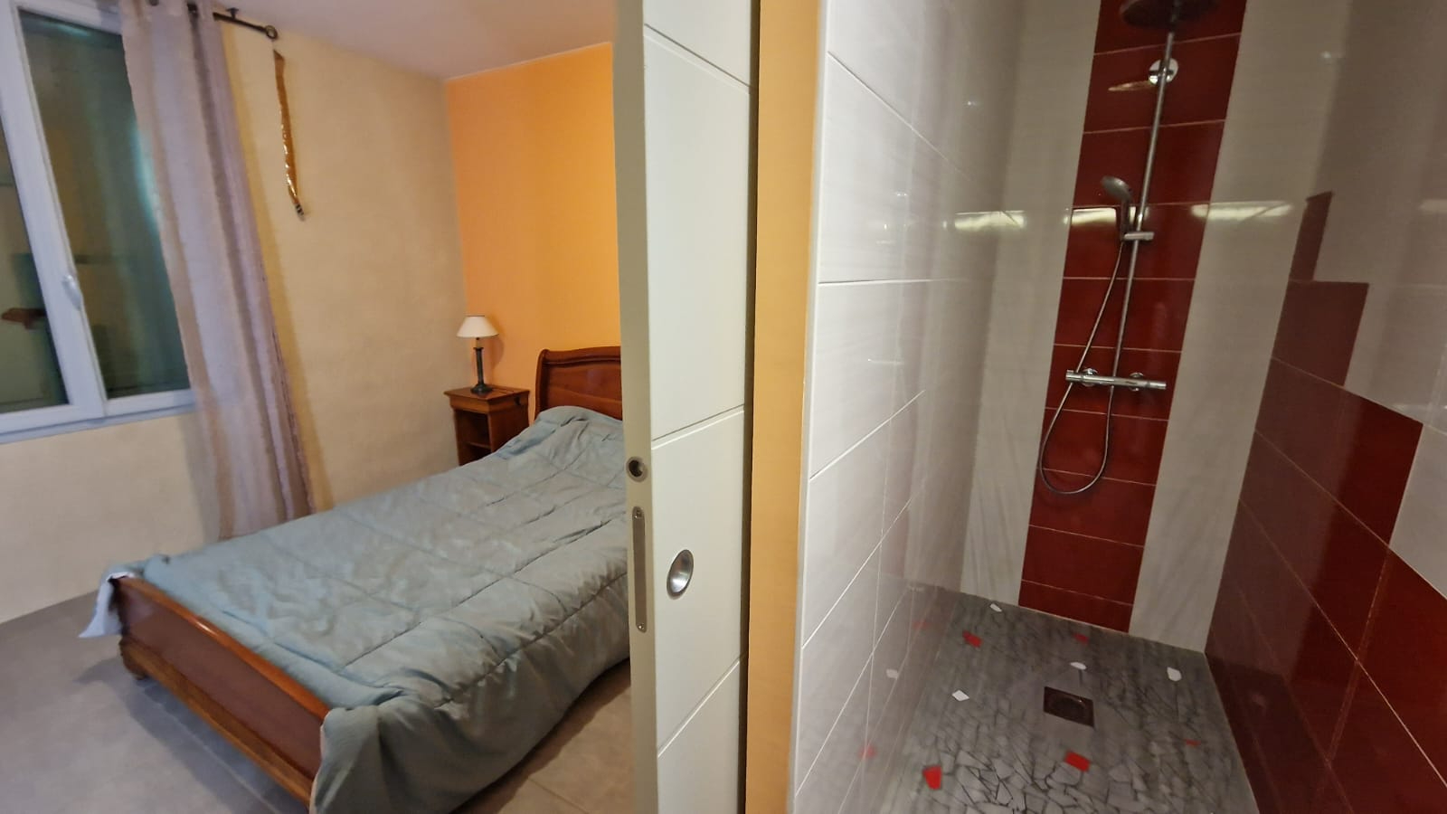 Photo Maison, dépendances et magnifique grange de 400m2 à BUROS image 2/6