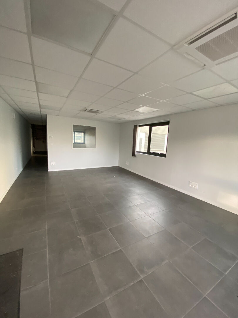 Photo Local d'activité avec bureaux Pau nord 1219 m2 image 3/6