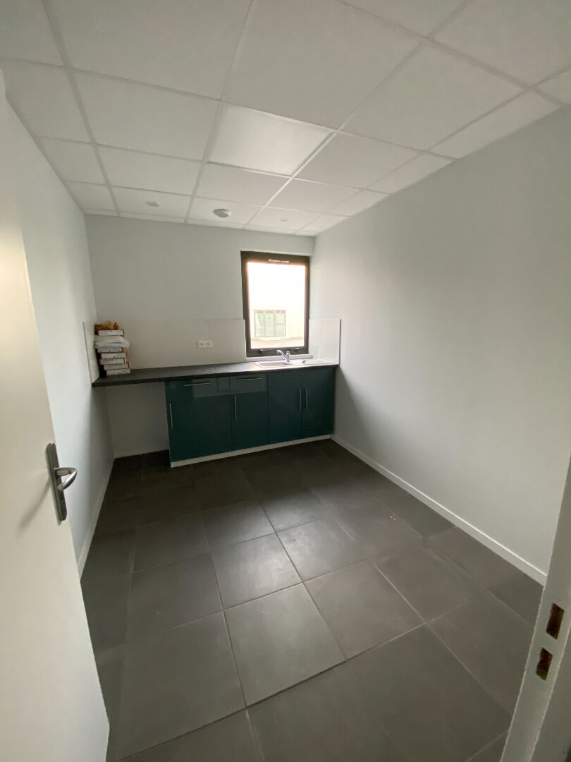 Photo Local d'activité avec bureaux Pau nord 1219 m2 image 5/6
