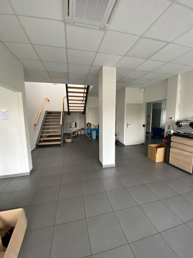 Local de bureaux et salle de réunion Pau nord 370 m2