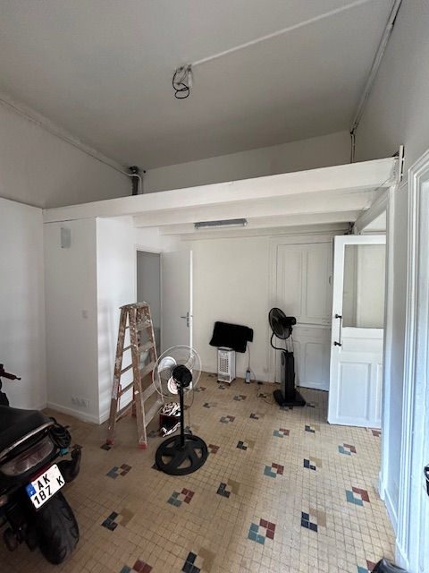 Photo Murs commerciaux en très bon état entre Halles et Foirail image 5/6