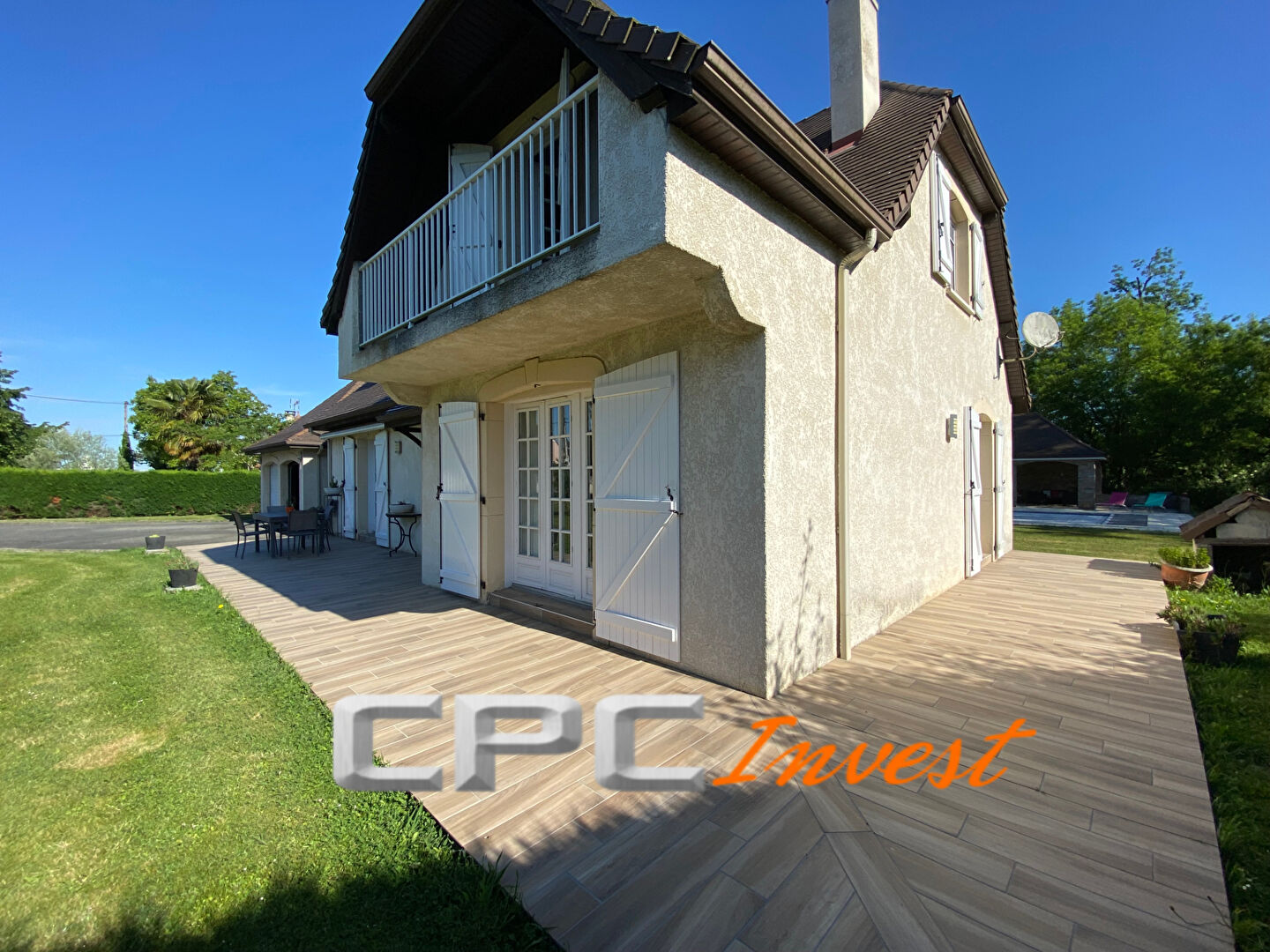 Tarsacq, maison T5 avec piscine.