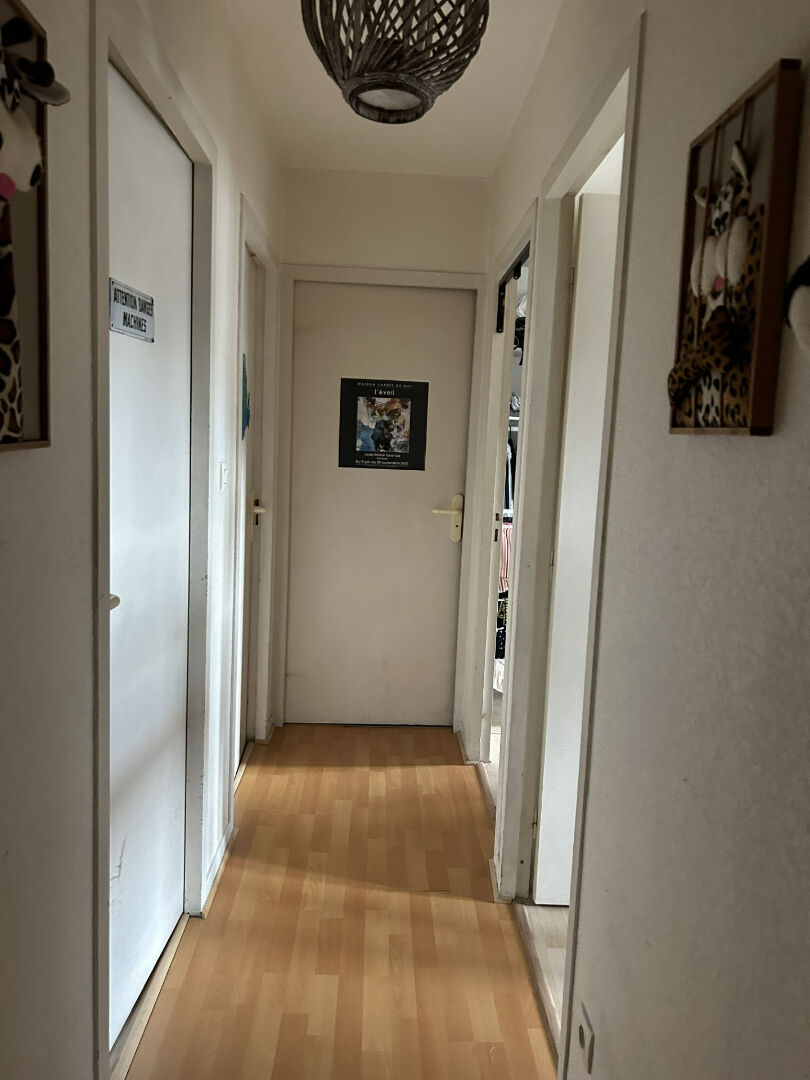 Photo T3 parfait état en hyper centre de Nay au calme image 5/6