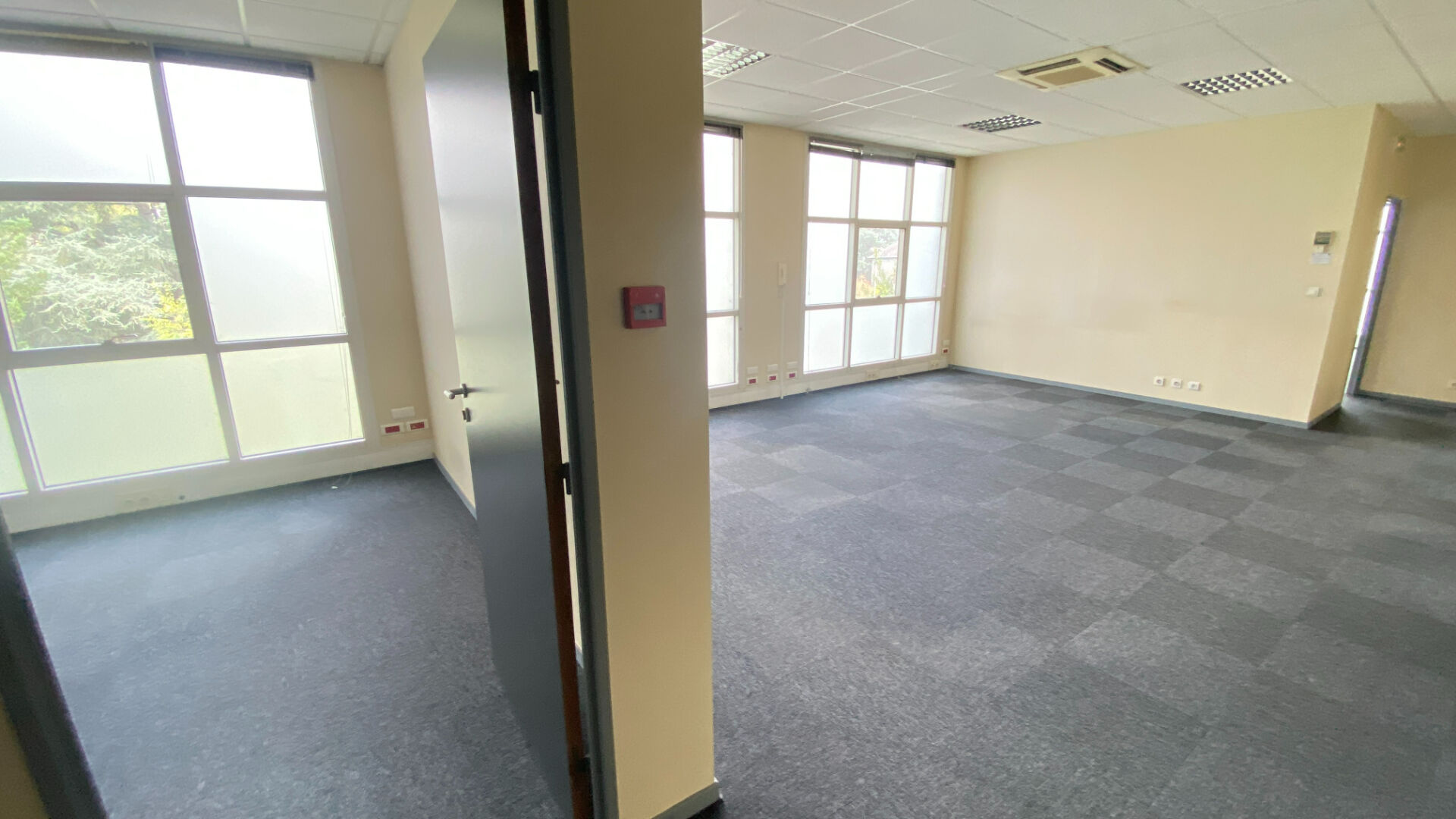 Photo Bureaux  200 m2 image 3/6