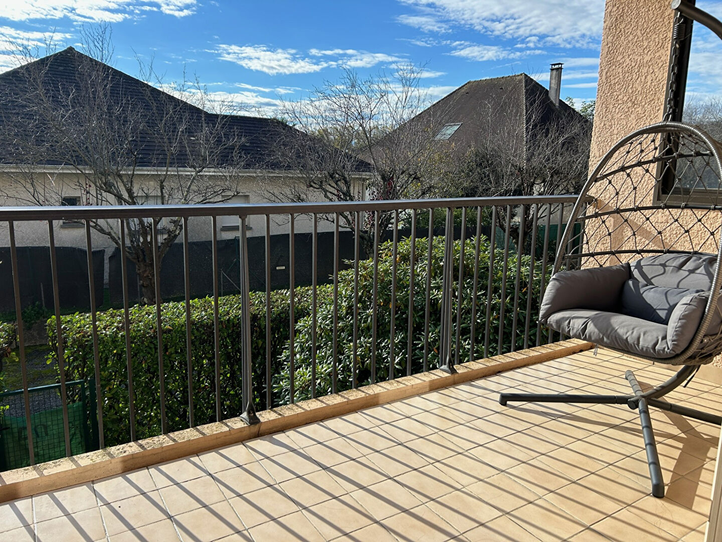 T3 Pau Péboué / allées de Morlaas avec terrasse, ascenseur et parking privatif