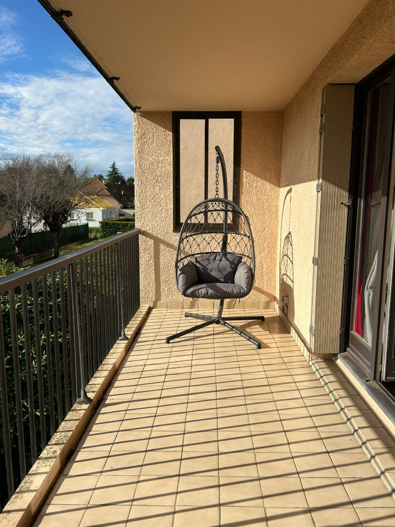 Photo T3 Pau Péboué / allées de Morlaas avec terrasse, ascenseur et parking privatif image 3/6