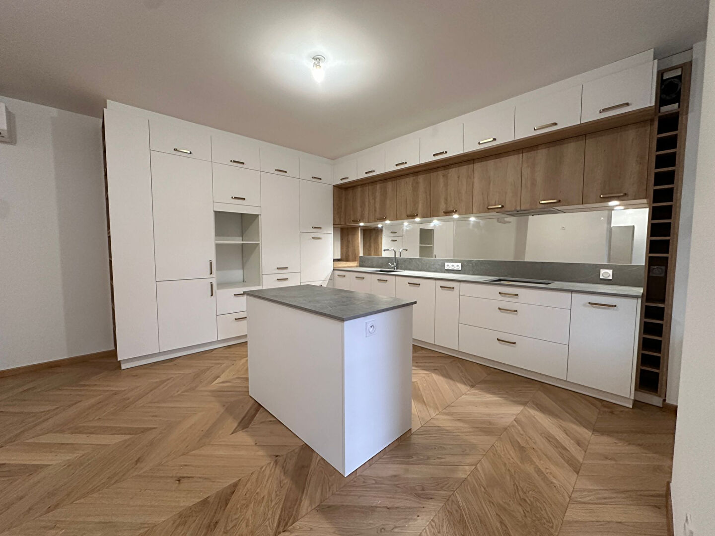 Photo Emplacement intime et central image 1/5