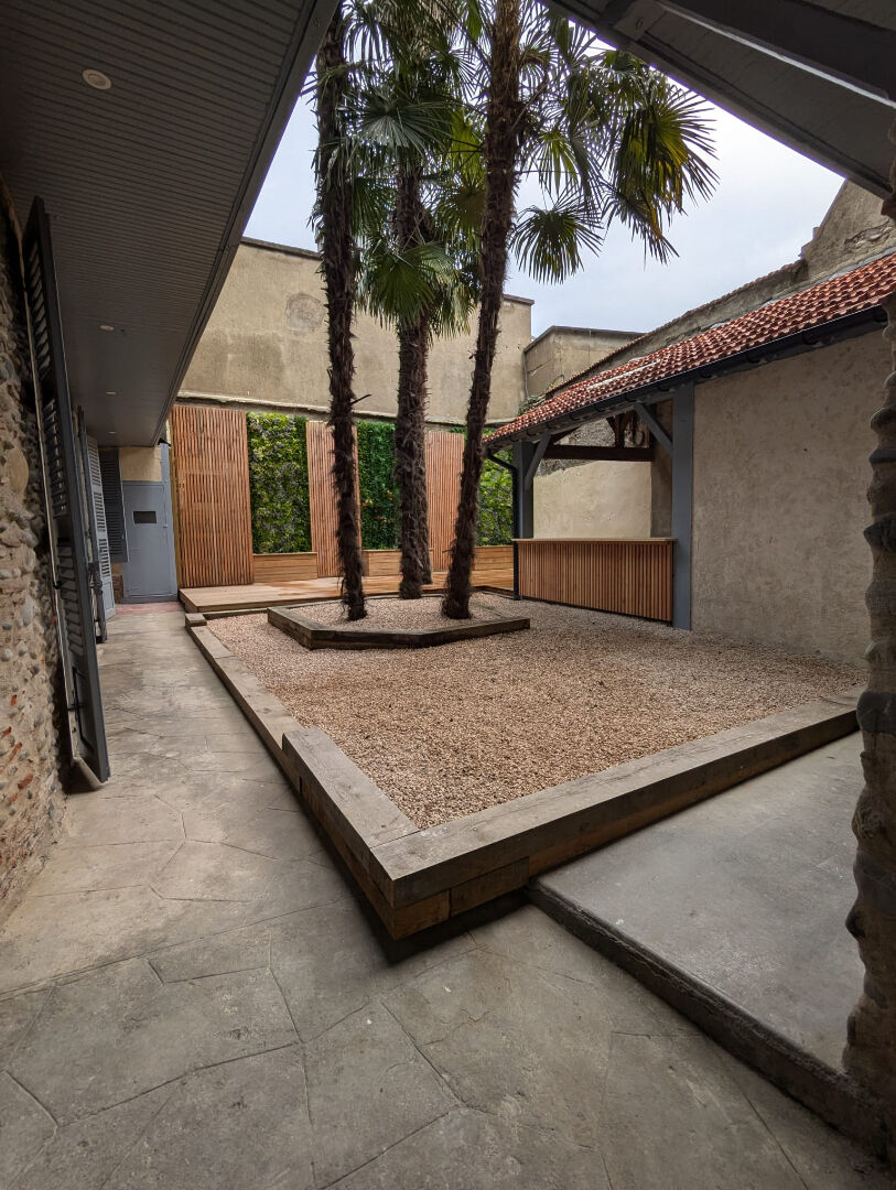 Photo Emplacement intime et central image 5/5