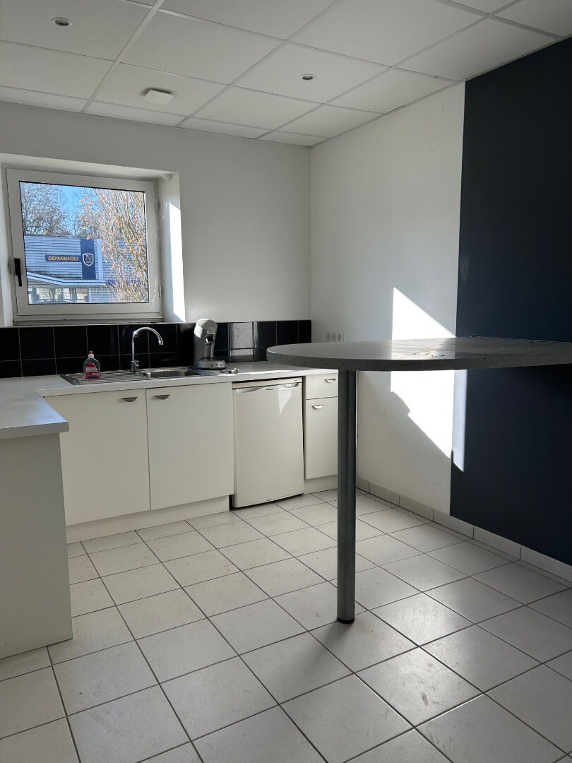 Photo Pau Nord proche Larribau, local 500m² divisible, en parfait état image 3/6