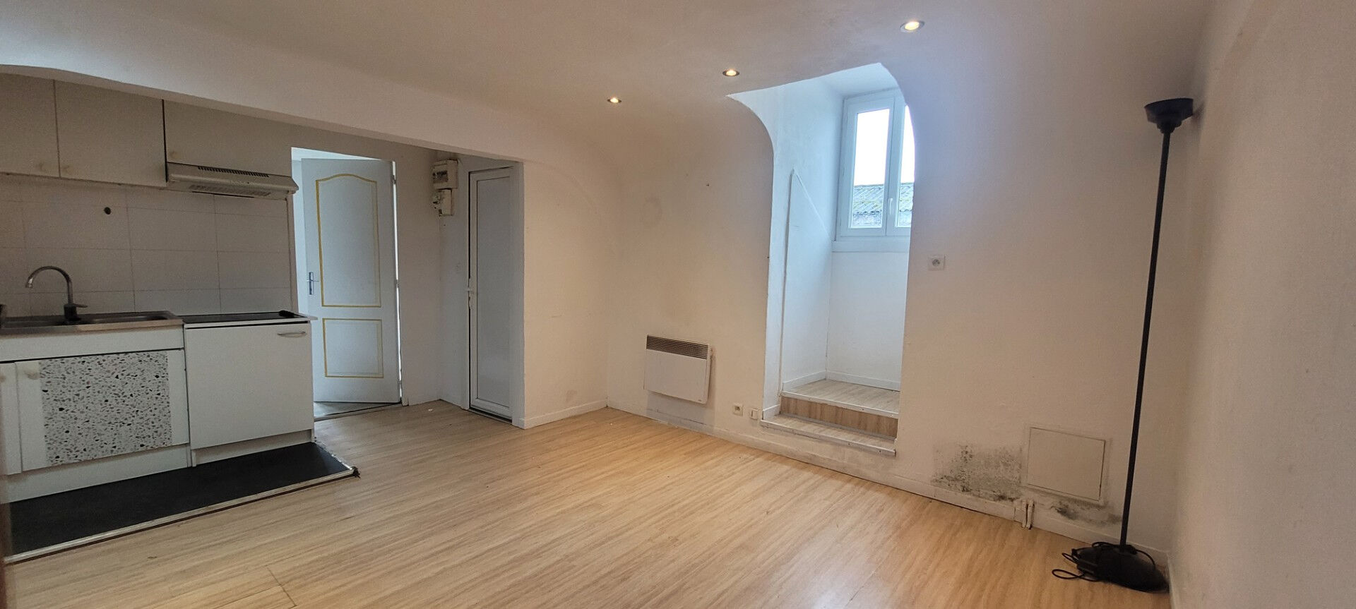 Appartement Artix 3 pièces , centre ville.