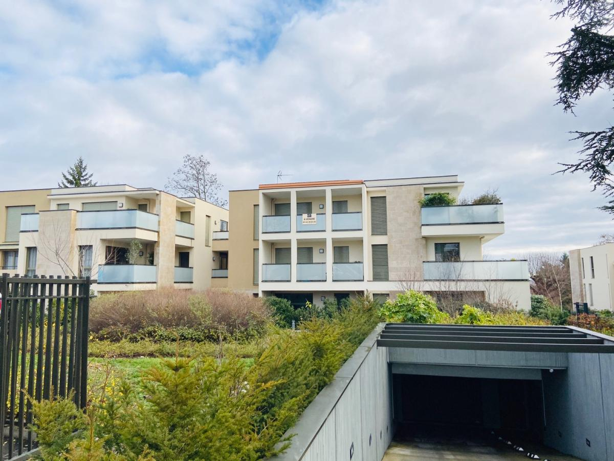 Photo Saint Cyr au mont d'Or  dernière étage T2 54m avec terrasse de 25m2 image 2/6