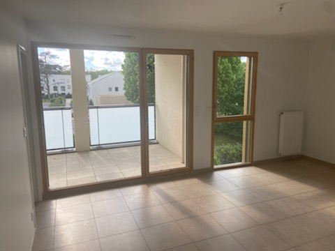 Photo Saint Cyr au mont d'Or  dernière étage T2 54m avec terrasse de 25m2 image 3/6