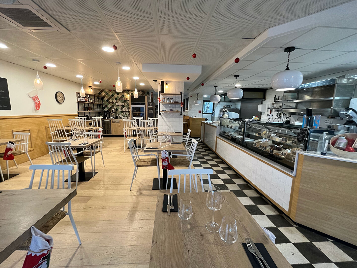 Photo Fonds de Commerce Restaurant, Traiteur, Épicerie Fine image 3/6