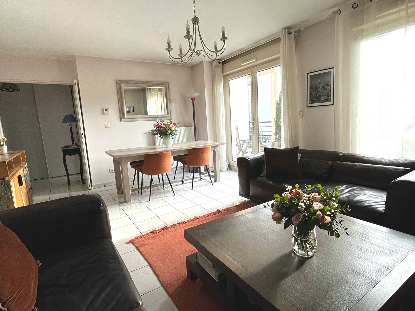 Photo Tassin, Appartement duplex 5 pièces 104 m2, dernier étage, terrasse 17m2 , 2 garages, cave image 2/6