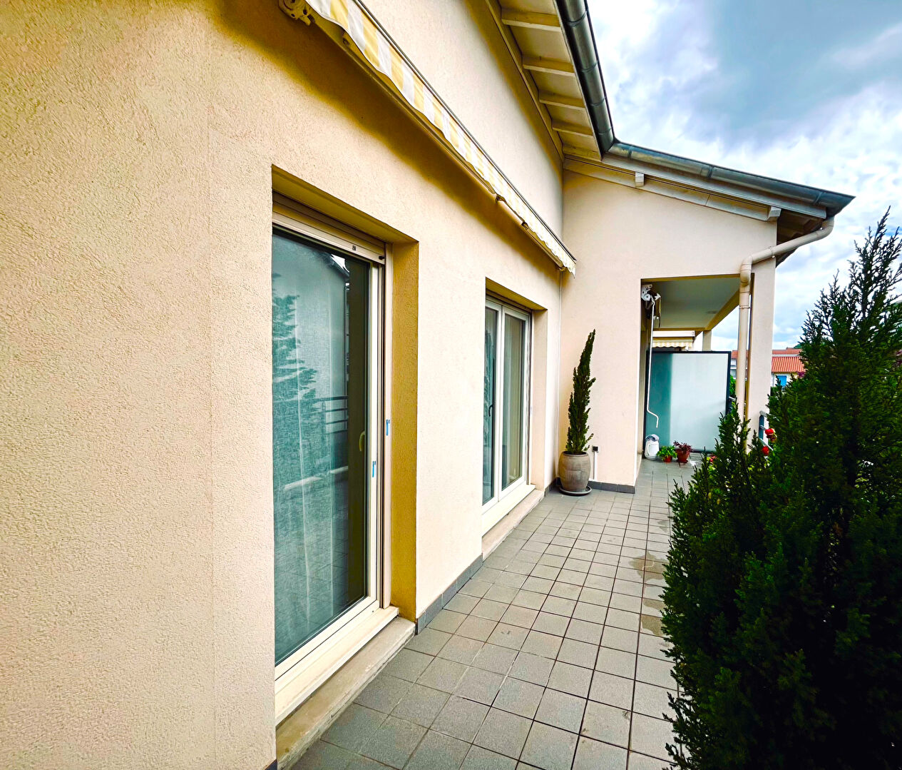 Photo Tassin, Appartement duplex 5 pièces 104 m2, dernier étage, terrasse 17m2 , 2 garages, cave image 3/6