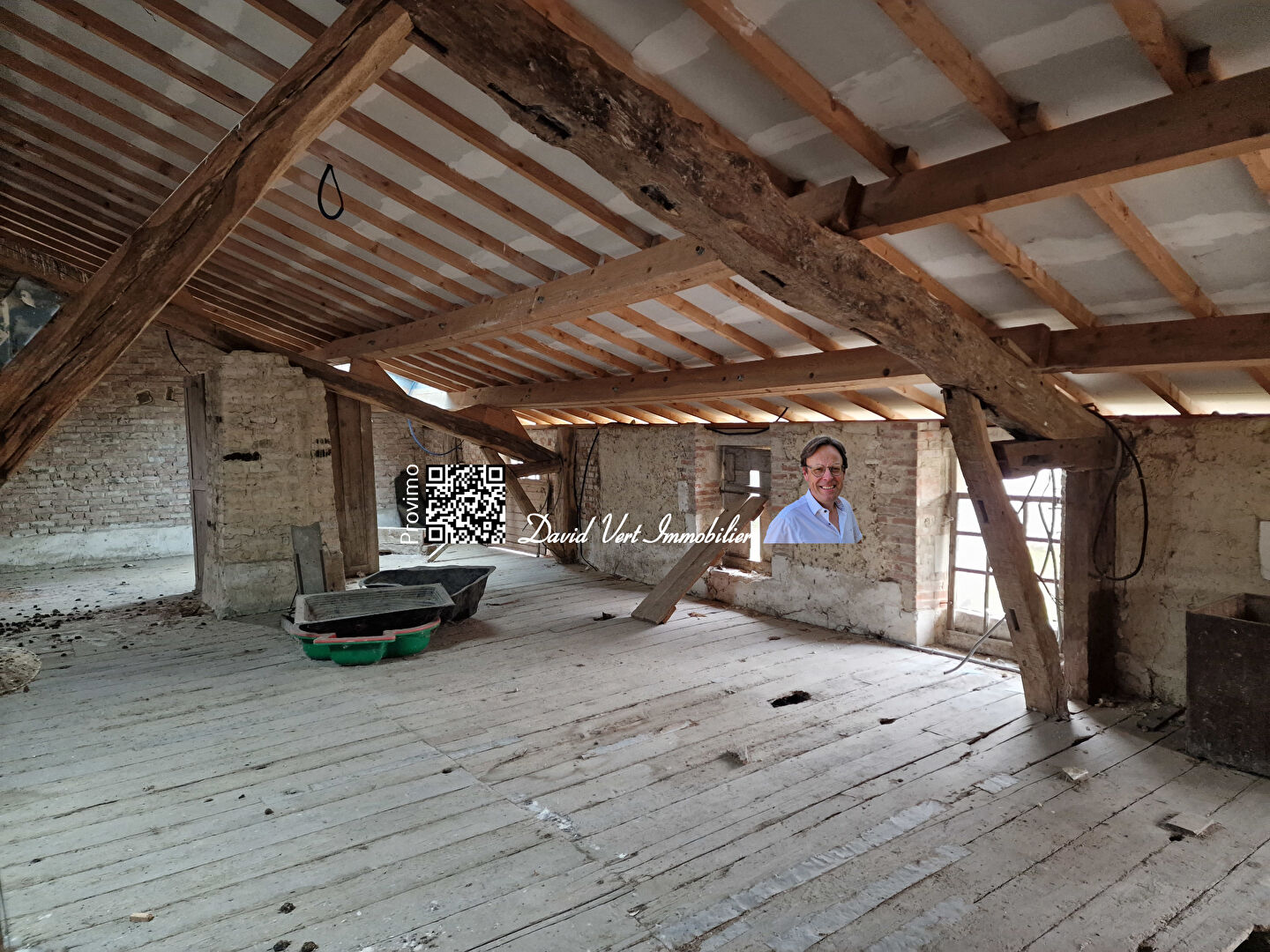 Photo Ancien corps de ferme avec granges à moins de 10 min de Chalons En Champagne avec env 7 pièces sur env 5500 m2 de terrain image 2/6