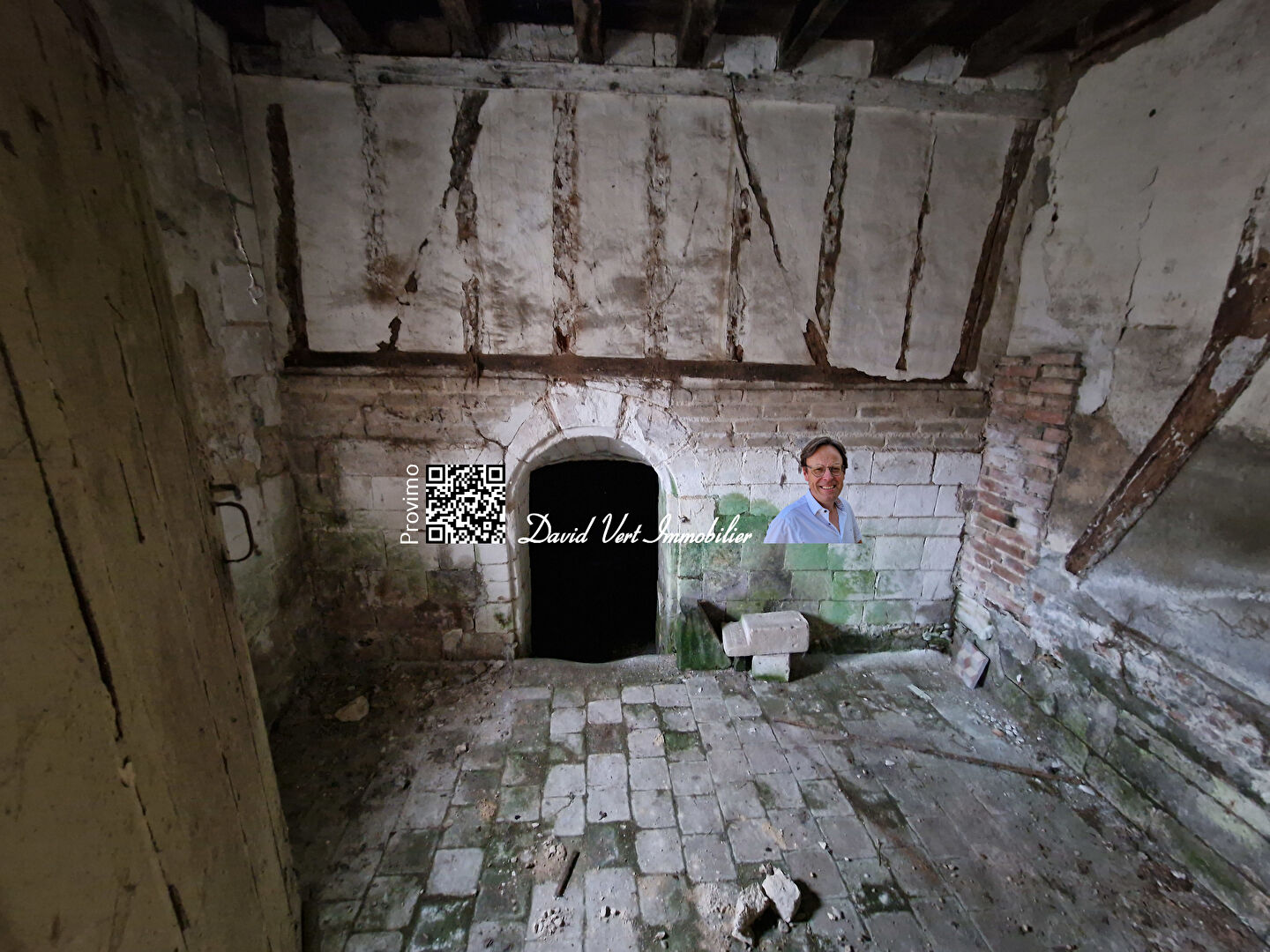 Photo Ancien corps de ferme avec granges à moins de 10 min de Chalons En Champagne avec env 7 pièces sur env 5500 m2 de terrain image 5/6