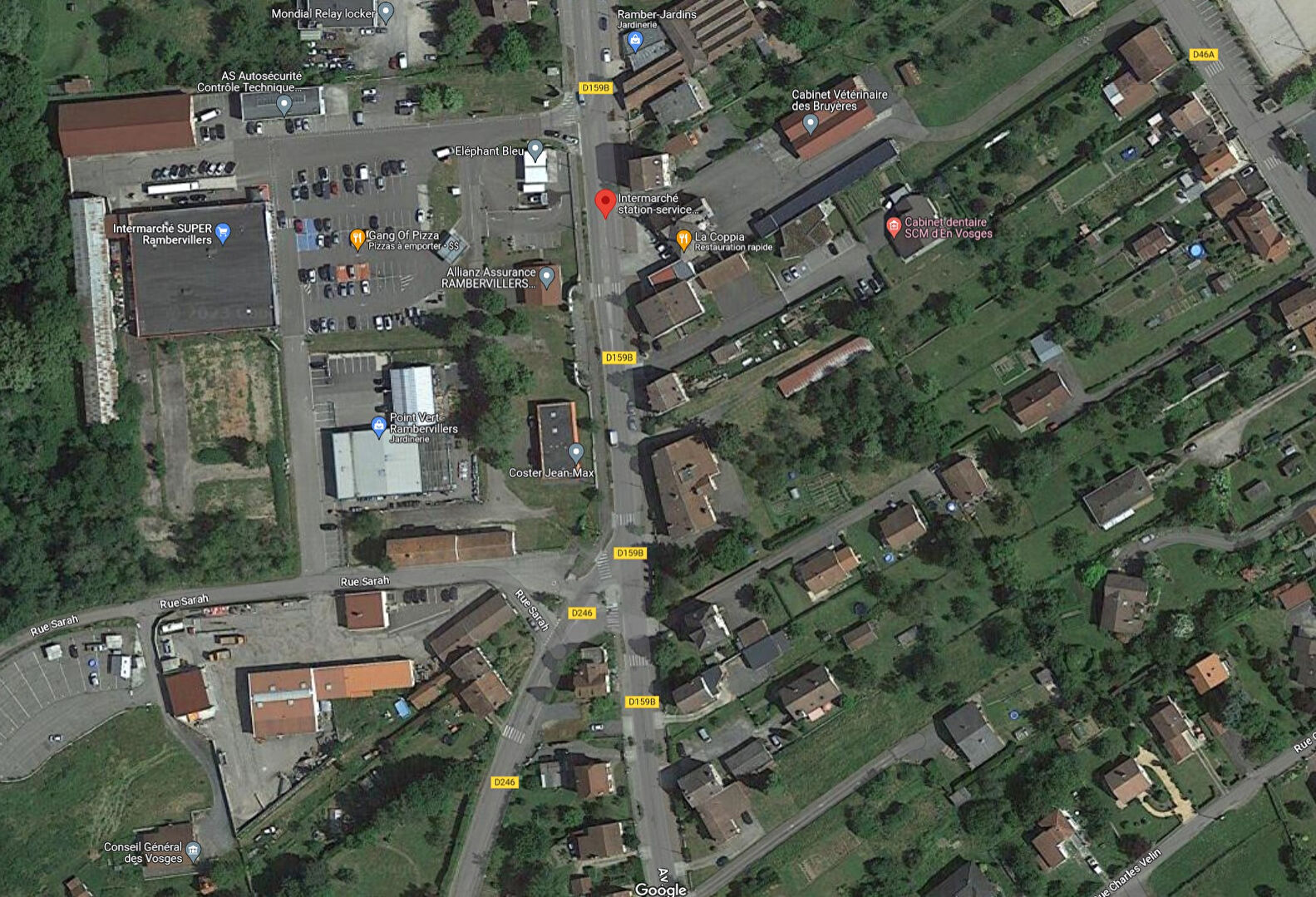 Photo Immeuble de 11 logements d'environ 575 m² habitable sur 5084 m² de terrain. image 2/6