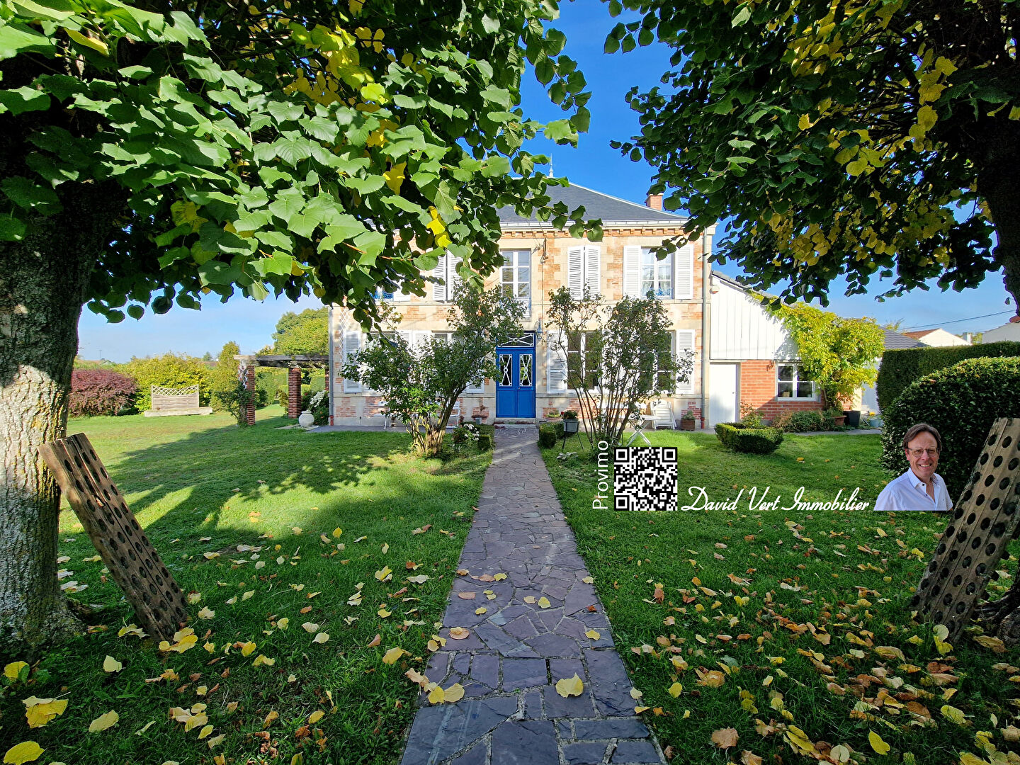 Maison 7 pièces  5 chambres de plus de 240 m² et 2400 m² de terrain.