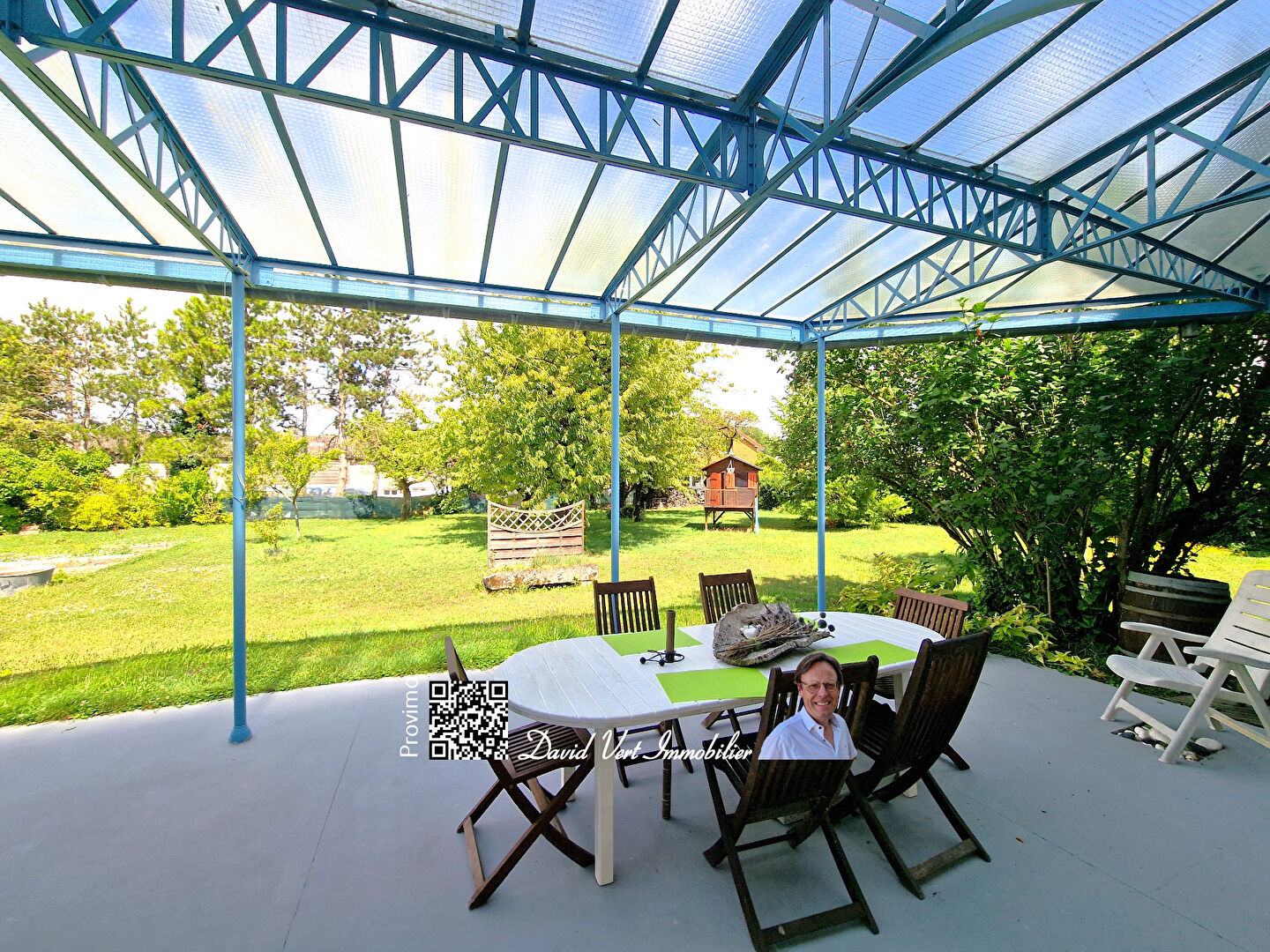 Photo Maison 7 pièces  5 chambres de plus de 240 m² et 2400 m² de terrain. image 2/6