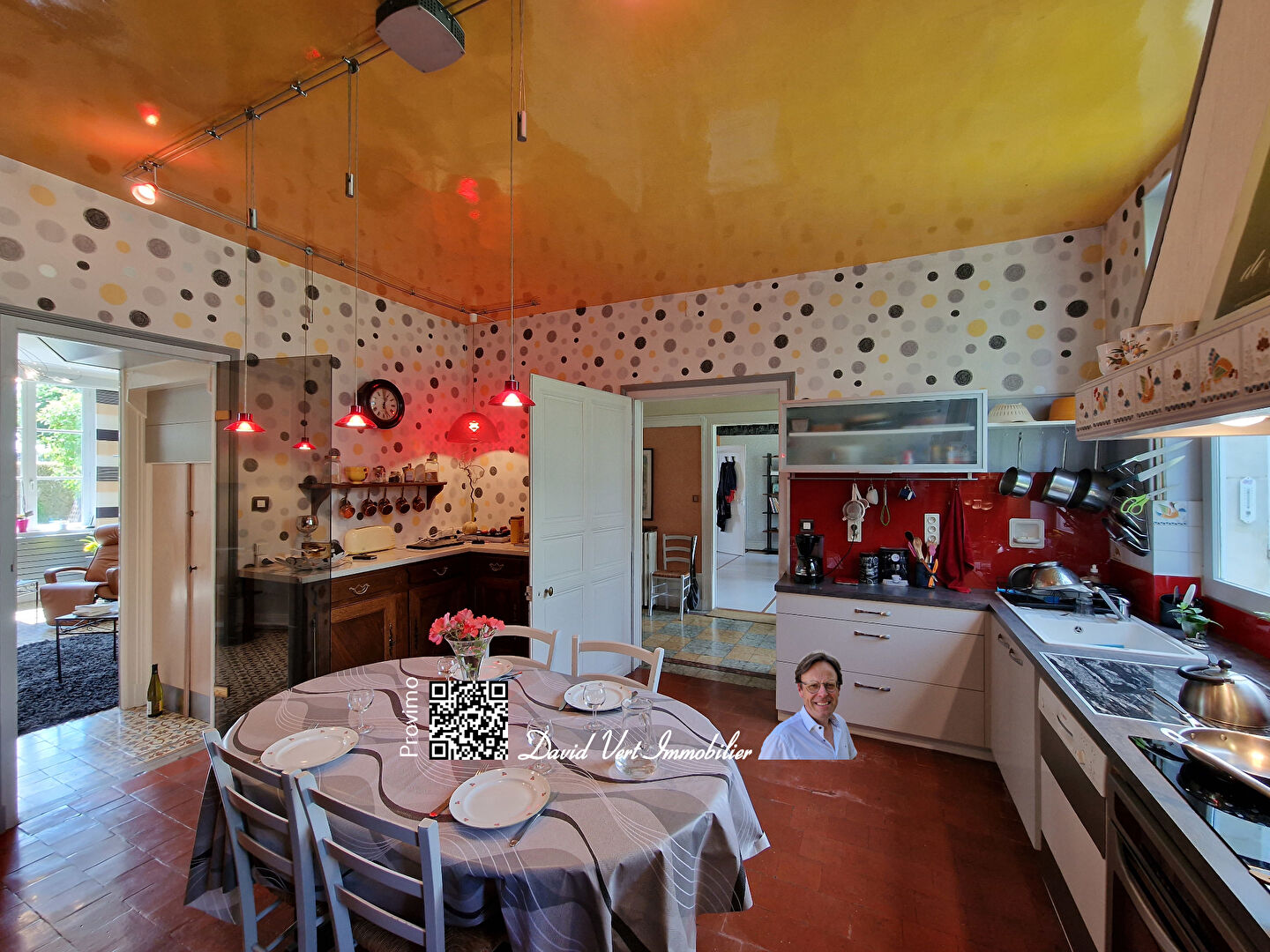 Photo Maison 7 pièces  5 chambres de plus de 240 m² et 2400 m² de terrain. image 4/6